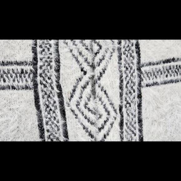 Anthropologie Solitaire Cream Striped Fuzzy Cardigan Size Large - Picture 5 of 8